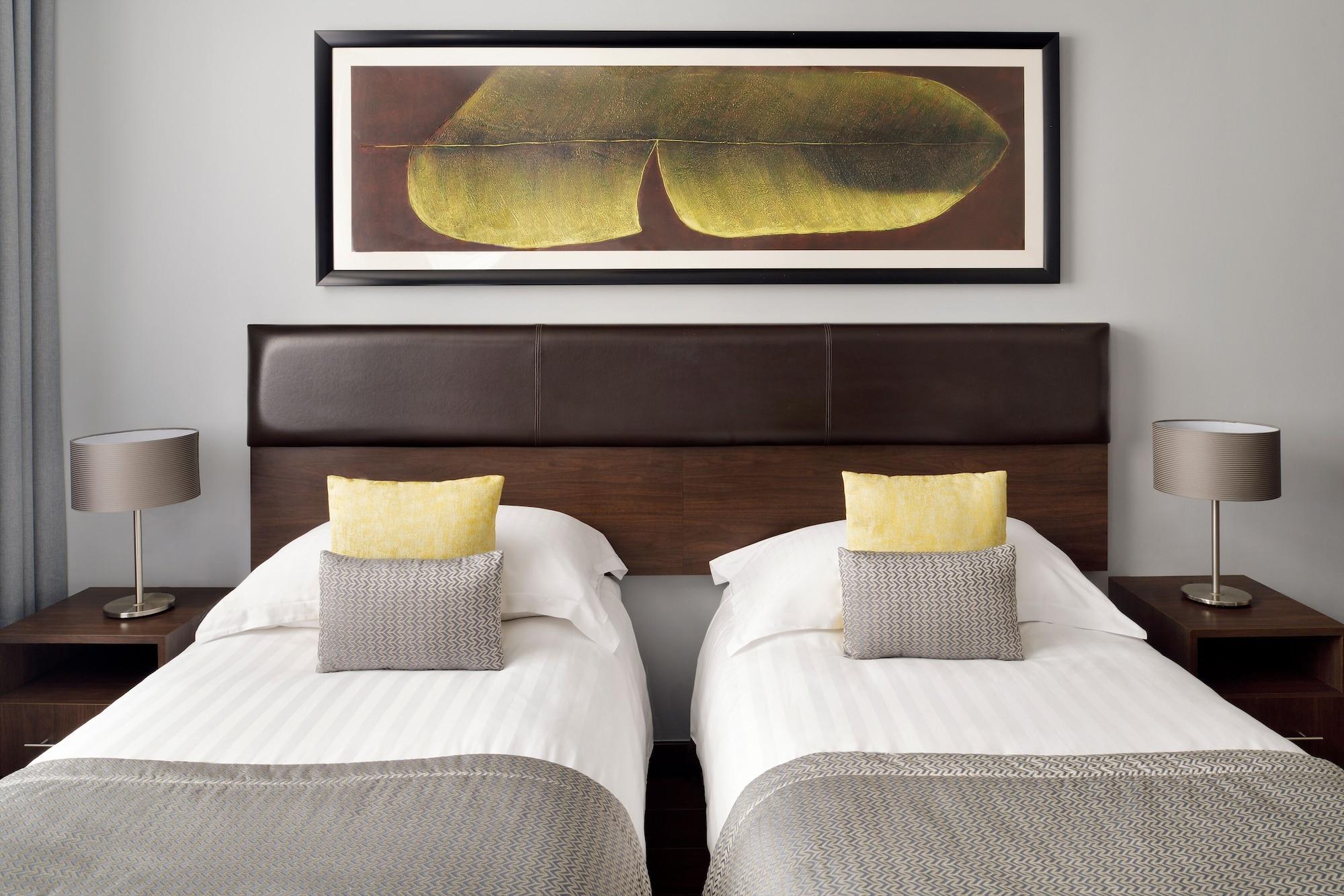 Mövenpick Hotel Apartments Al Mamzar Dubai Exterior foto Artwork by David Ascoli